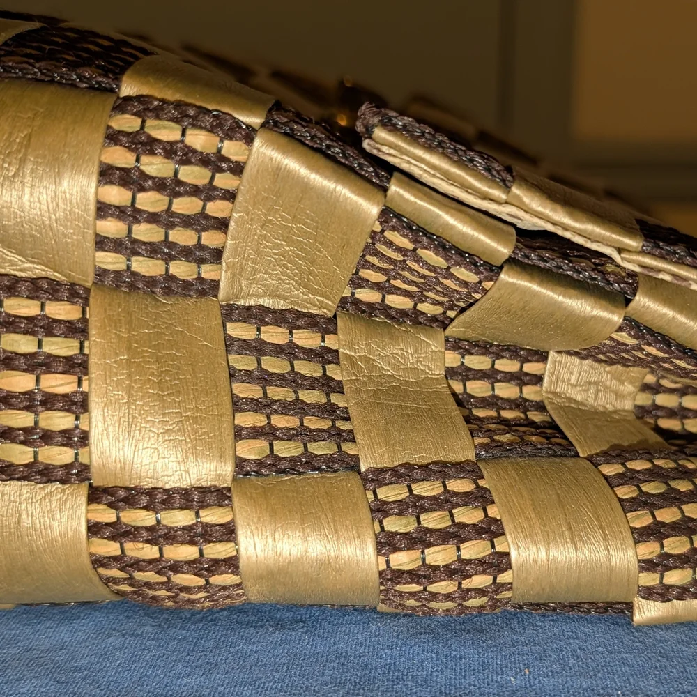 Woven Two-Tone Top-Handle Women’s Bag in Tan and Brown - Picture 3 of 7